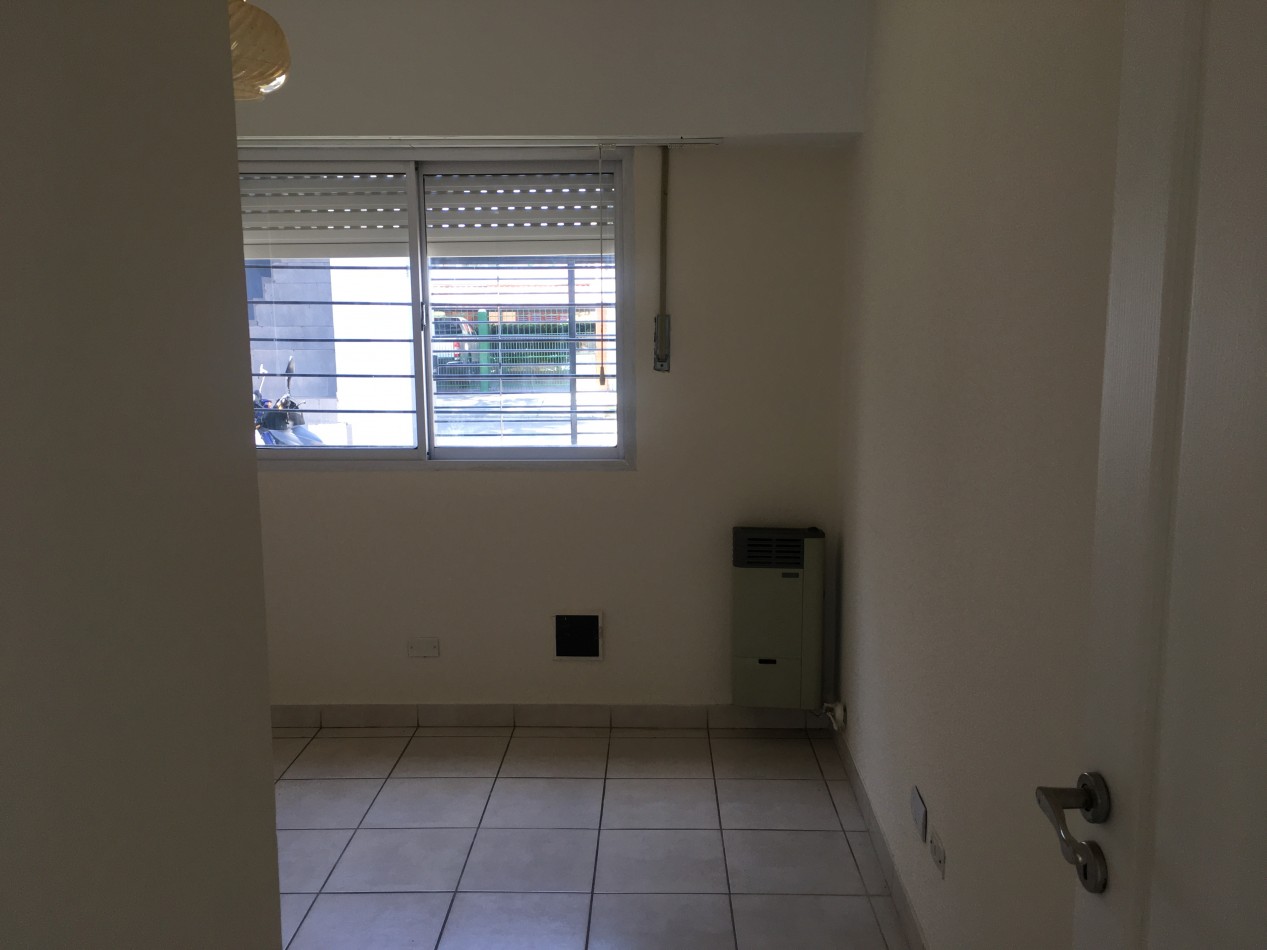 Departamento de 2 Ambientes en veta, Planta Baja con Patio Propio - Quilmes