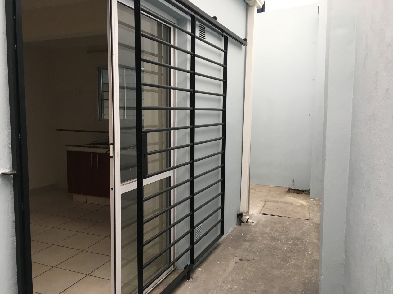 Departamento de 2 Ambientes en veta, Planta Baja con Patio Propio - Quilmes
