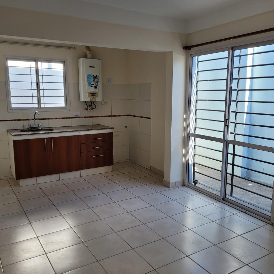 Departamento de 2 Ambientes en veta, Planta Baja con Patio Propio - Quilmes
