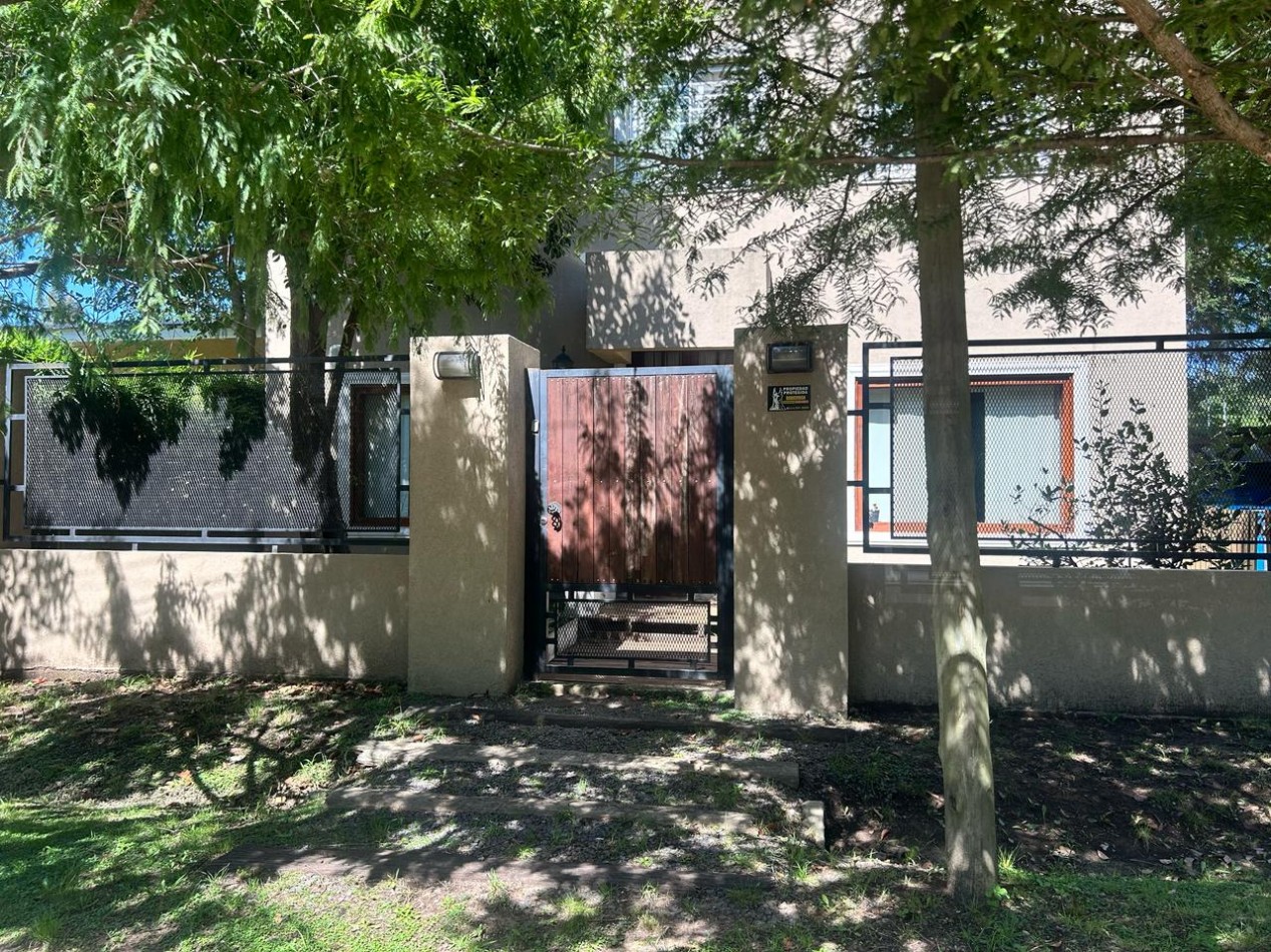 Hermosa casa en venta en El Pato - Berazategui
