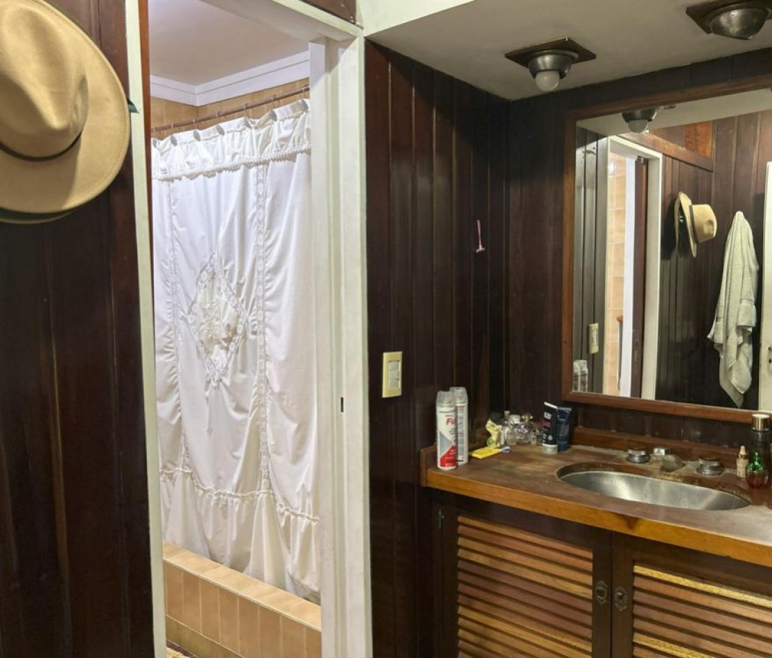 Importante casa en Venta - Florencio Varela