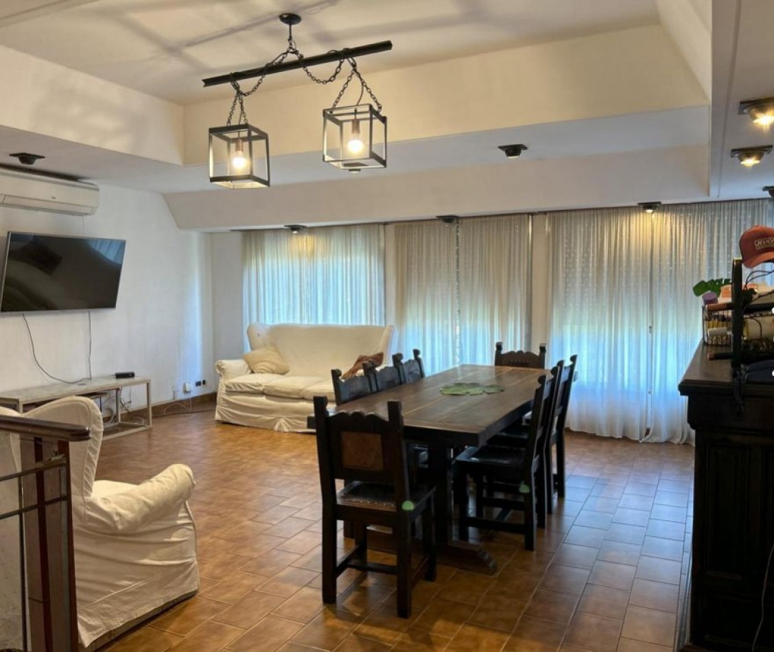 Importante casa en Venta - Florencio Varela