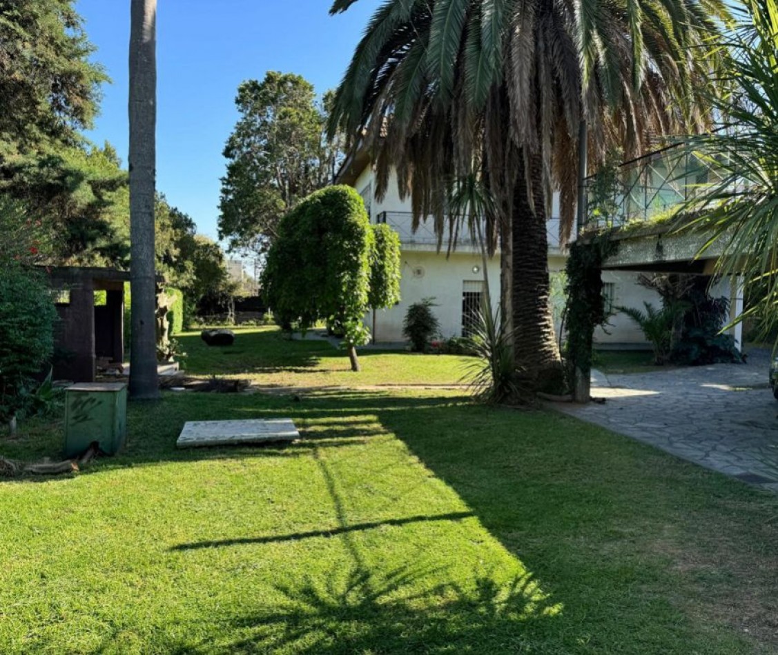 Importante casa en Venta - Florencio Varela