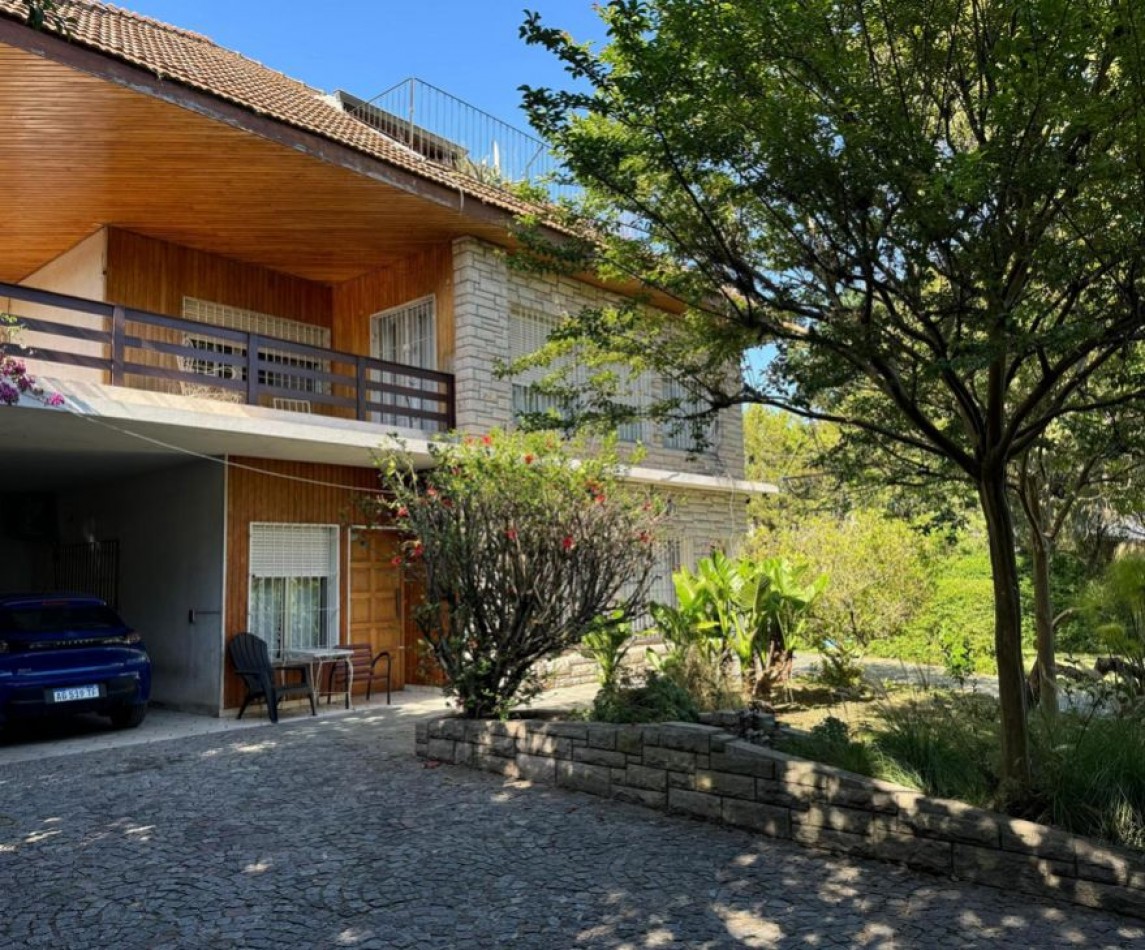 Importante casa en Venta - Florencio Varela