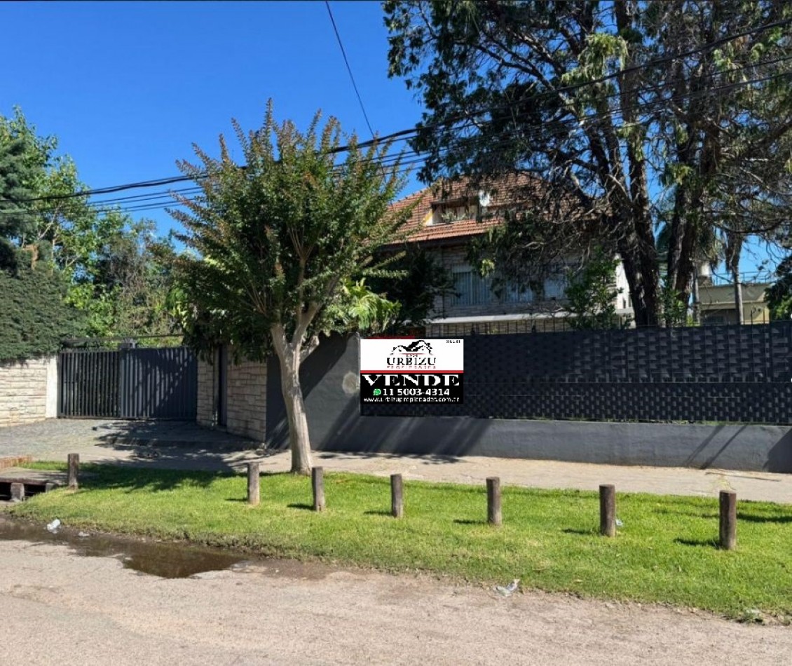 Importante casa en Venta - Florencio Varela