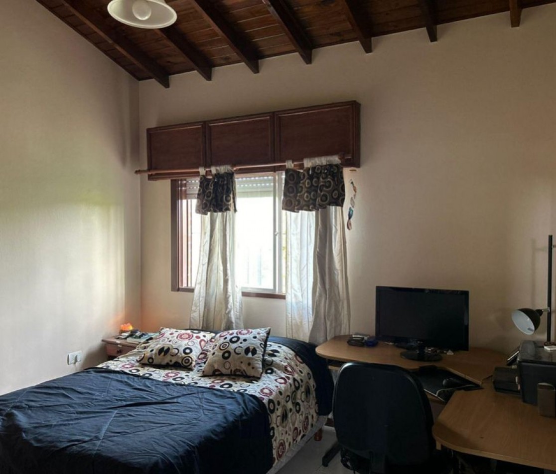Muy linda casa en venta - Florencio Varela Centro