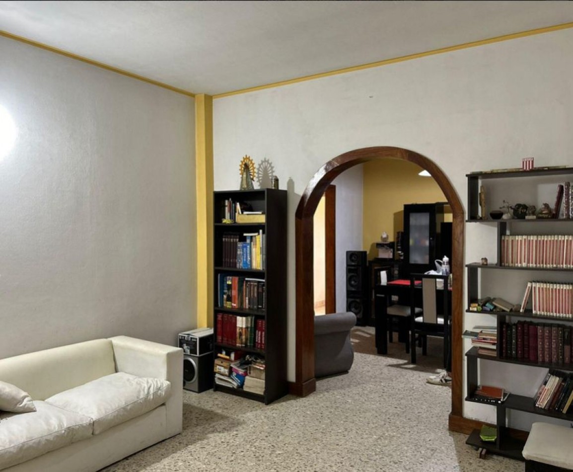 Muy linda casa en venta - Florencio Varela Centro