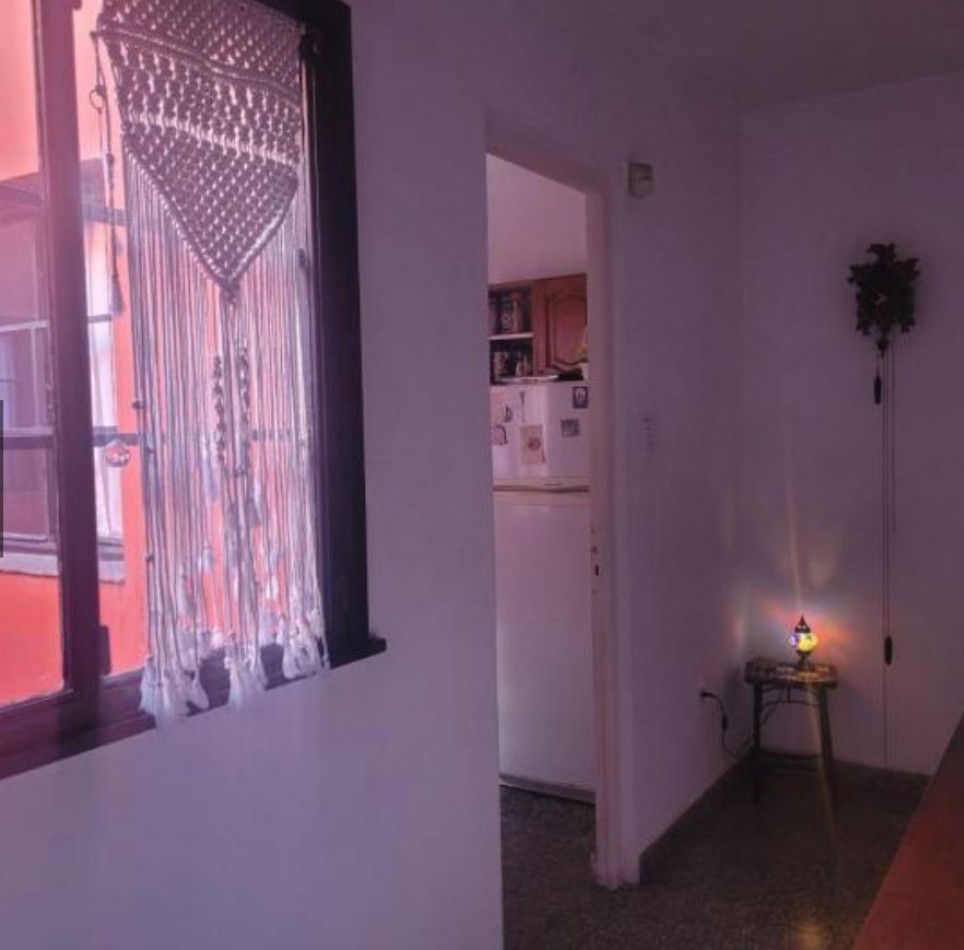 Departamento de Tres Ambientes en venta con Amplio Patio Terraza en Quilmes Oeste
