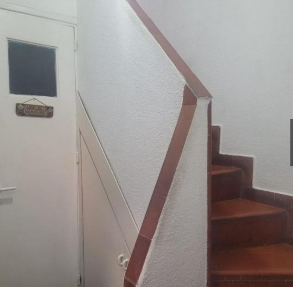 Departamento de Tres Ambientes en venta con Amplio Patio Terraza en Quilmes Oeste