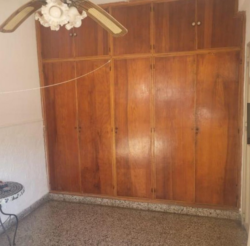 Departamento de Tres Ambientes en venta con Amplio Patio Terraza en Quilmes Oeste