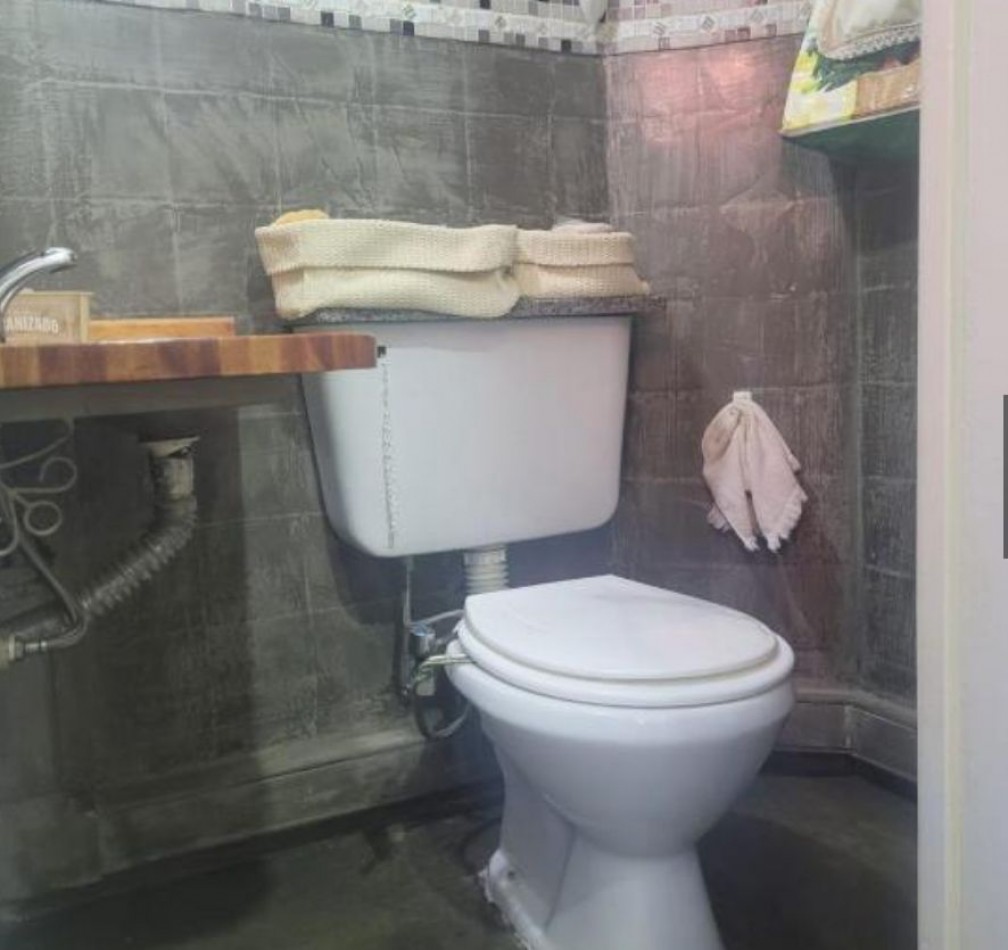 Departamento de Tres Ambientes en venta con Amplio Patio Terraza en Quilmes Oeste