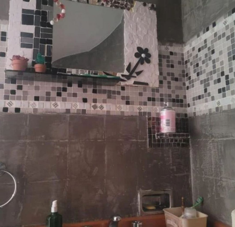 Departamento de Tres Ambientes en venta con Amplio Patio Terraza en Quilmes Oeste