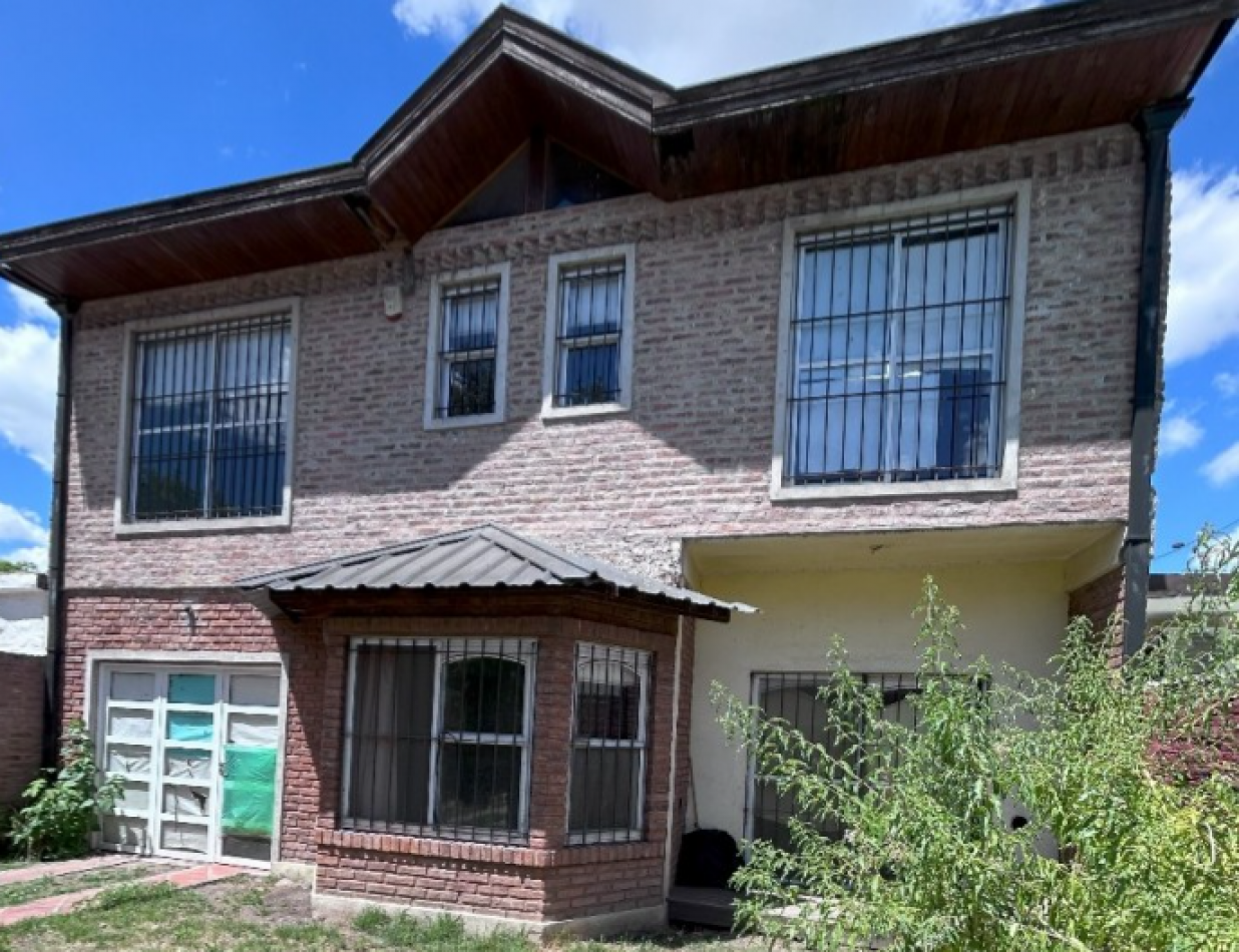 2 Casas en venta - Florencio Varela - Granaderos 200