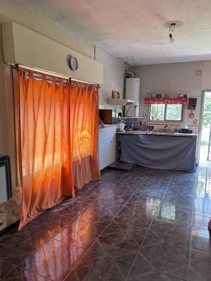 2 Casas en venta - Florencio Varela - Granaderos 200