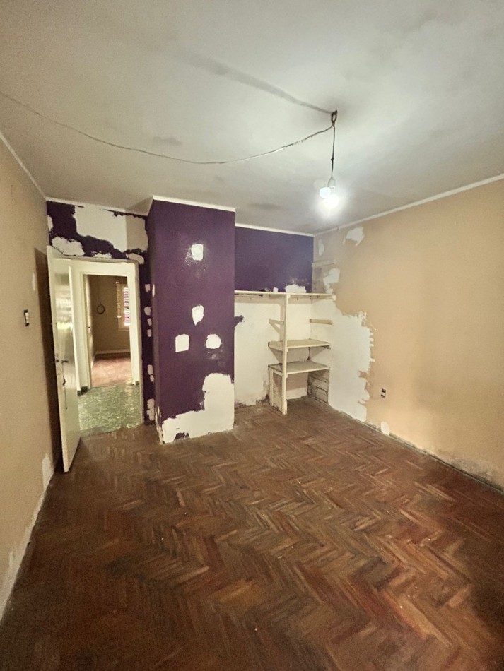 Casa con Departamento al fondo - Venta florencio varela.