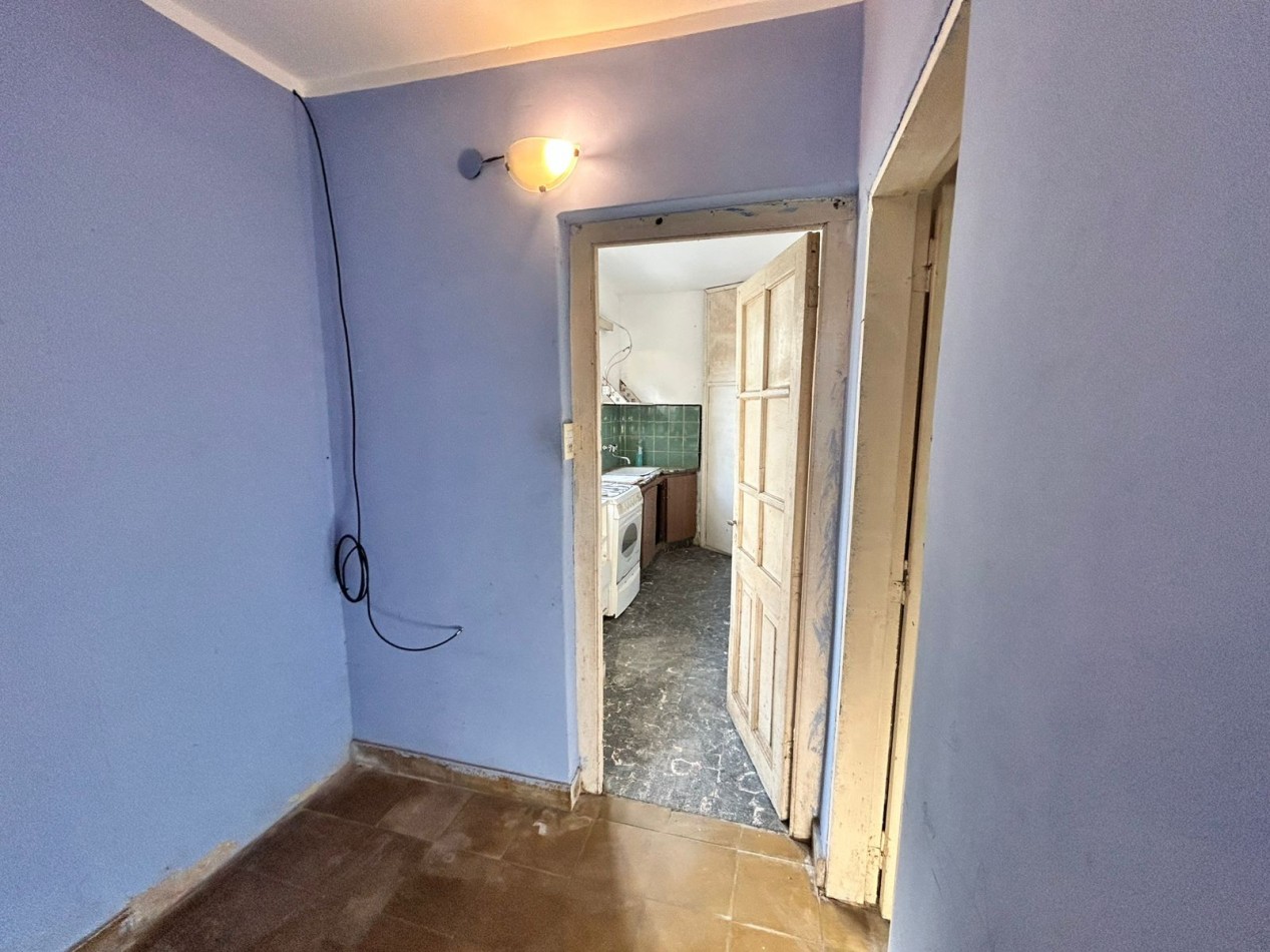 Casa con Departamento al fondo - Venta florencio varela.