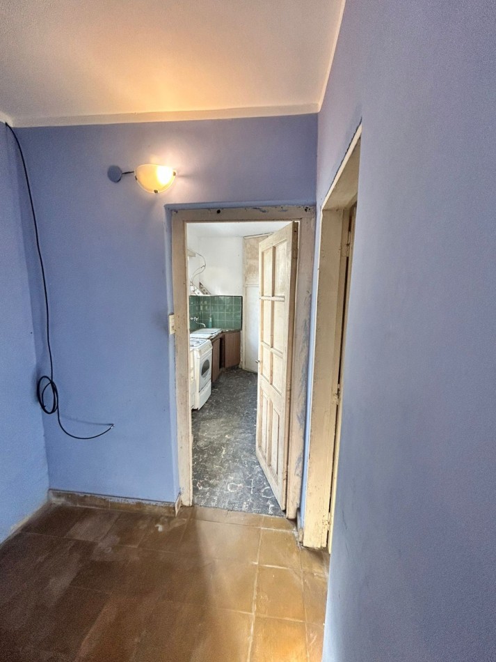Casa con Departamento al fondo - Venta florencio varela.
