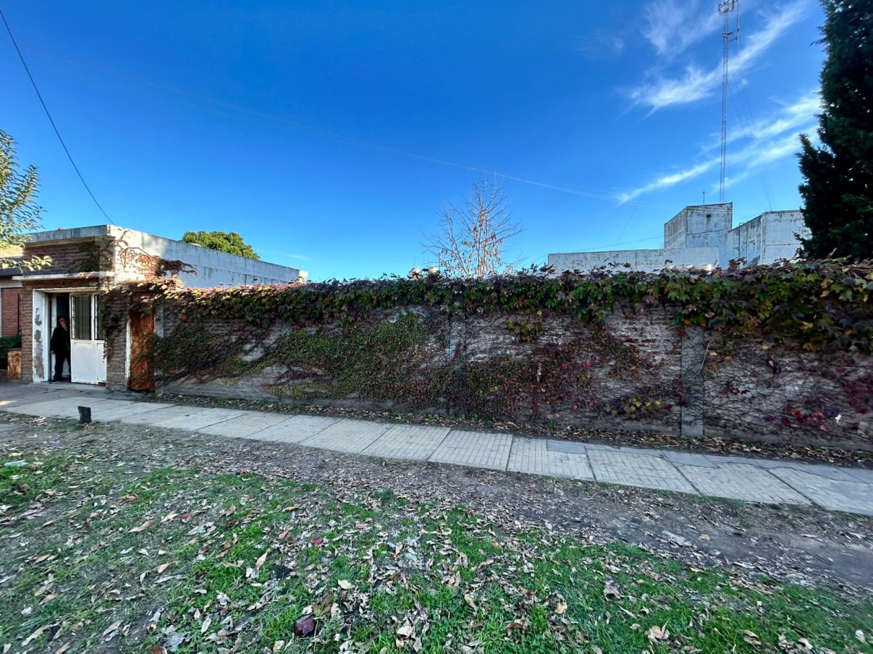 Casa en Venta a reciclar - VillaVateone - Florencio Varela