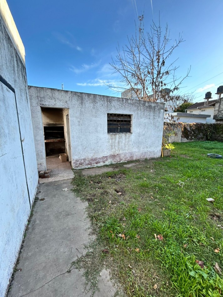 Casa en Venta a reciclar - VillaVateone - Florencio Varela