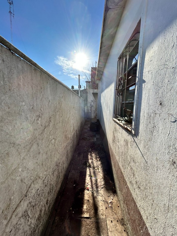 Casa en Venta a reciclar - VillaVateone - Florencio Varela