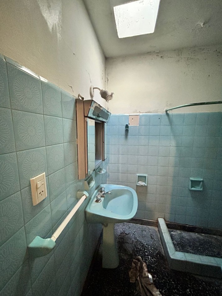Casa en Venta a reciclar - VillaVateone - Florencio Varela