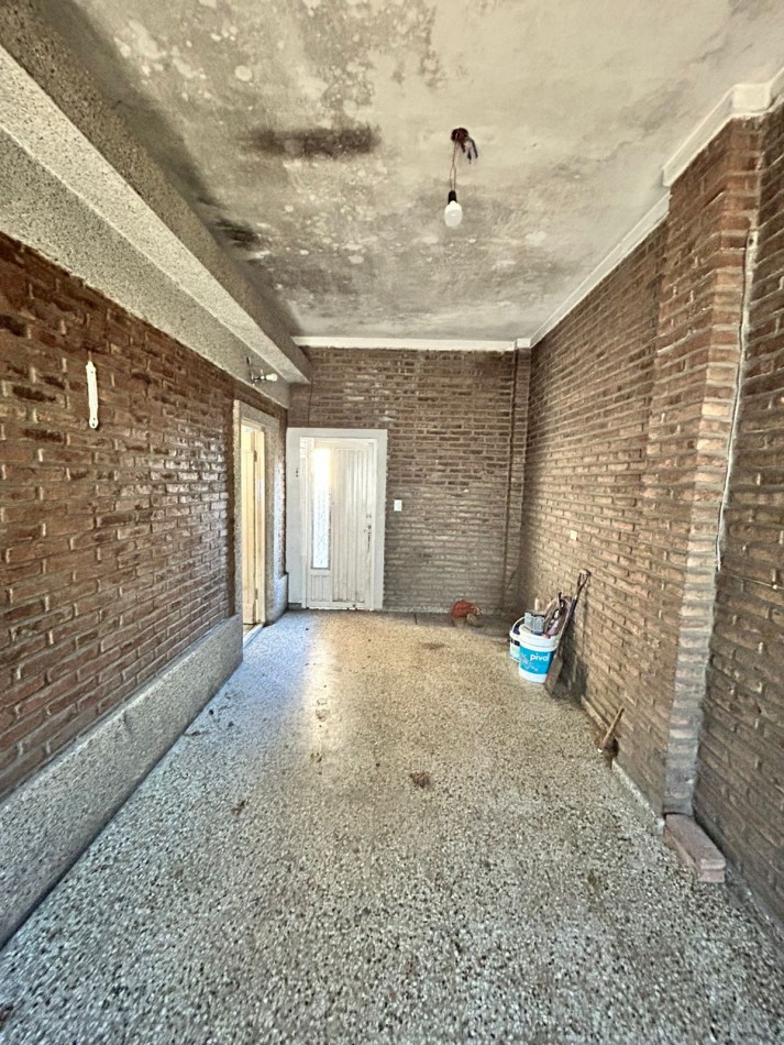 Casa en Venta a reciclar - VillaVateone - Florencio Varela