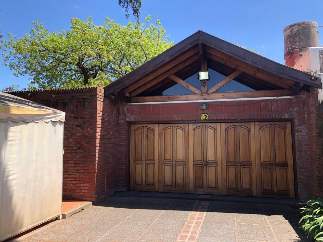 Imponente Casa en Venta - Villa Vetteone - Florenci Varela