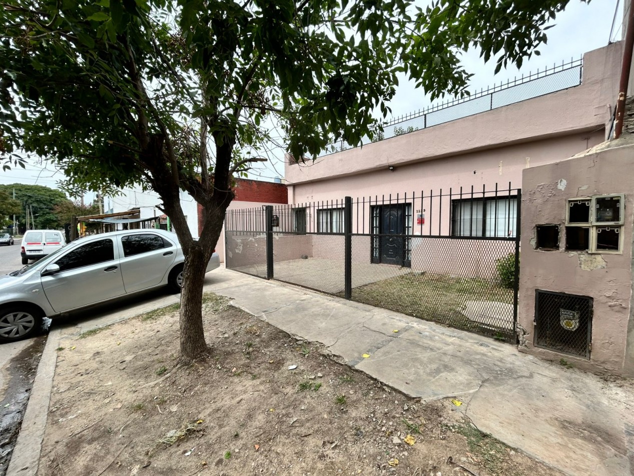 CASA EN VENTA - FLORENCIO VARELA - ZONA SENZABELLO