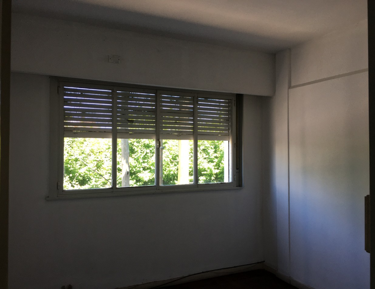 Venta de Departamento 6 Amb. en 1° Piso. Avda Vte Lopez 1086