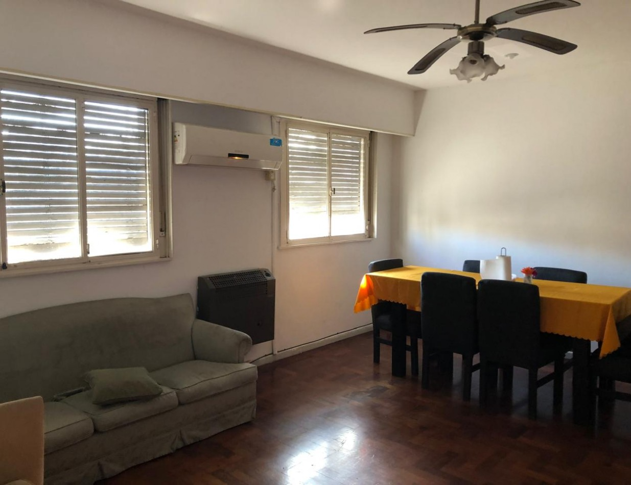 Venta de Departamento 6 Amb. en 1° Piso. Avda Vte Lopez 1086