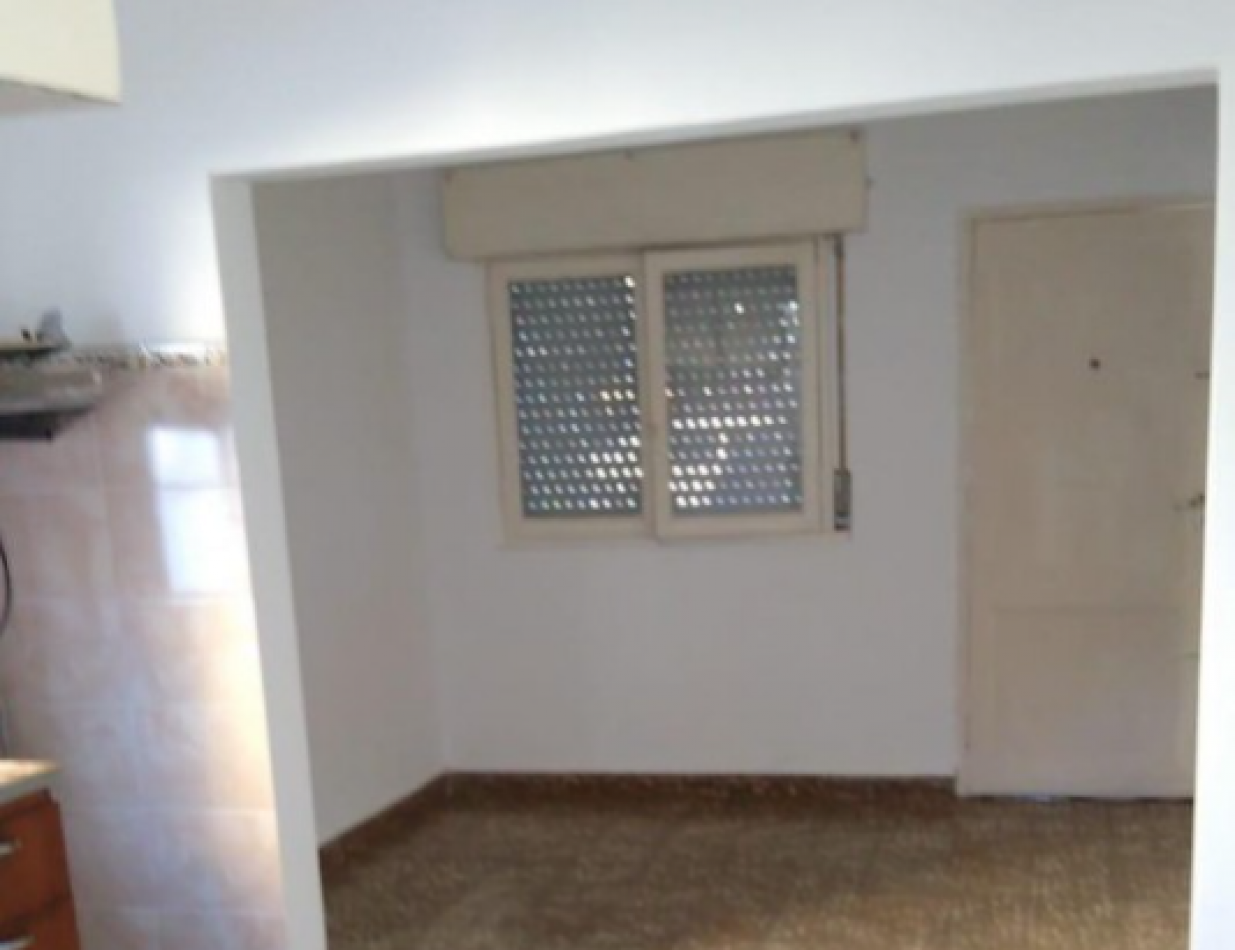 Casa en venta con departamento al fondo en florencio varela
