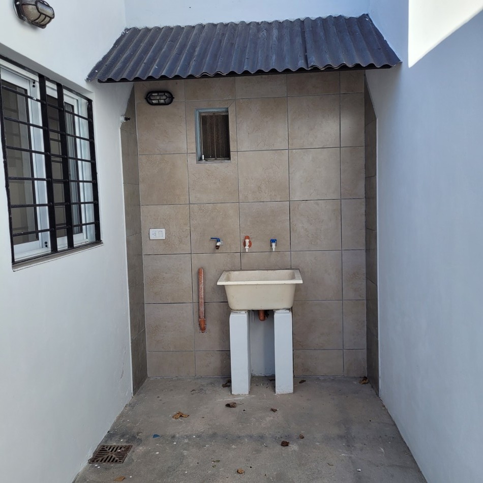 Departamento de 2 Ambientes en veta, Planta Baja con Patio Propio - Quilmes