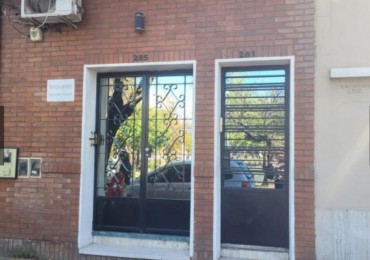 Departamento de Tres Ambientes en venta con Amplio Patio Terraza en Quilmes Oeste